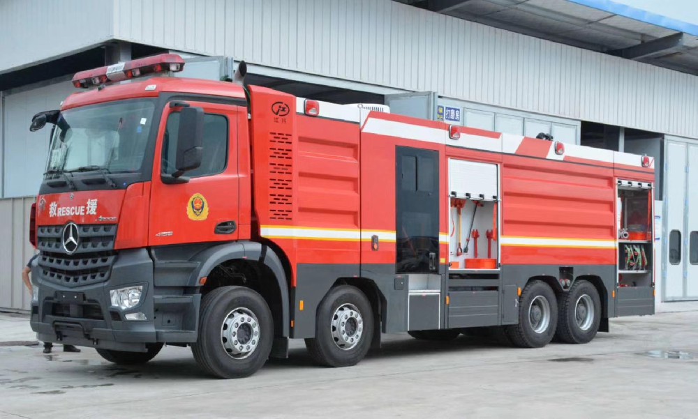 主戰(zhàn)消防車(chē)