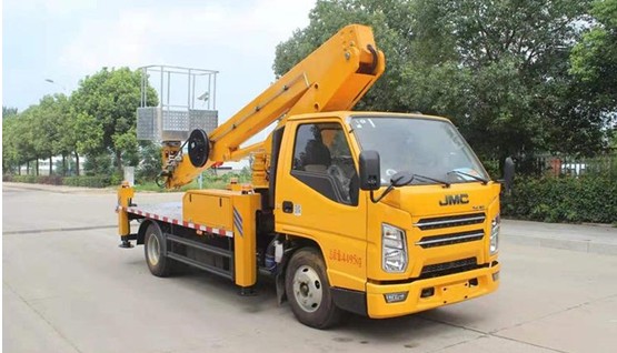 高空作業(yè)車(chē)